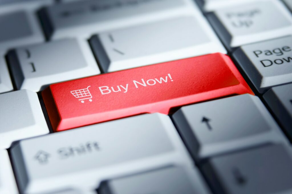 Conversion-Rate-Optimierung: roter Buy-now-Button auf einer Tastatur